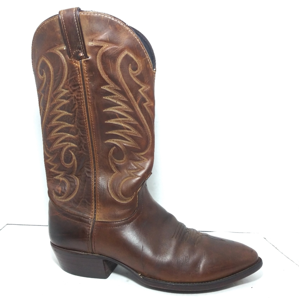 Laredo Brown Heeled Boots with Classic Western Design